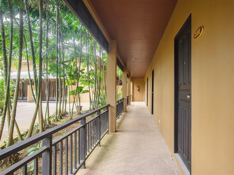 Naiyang Beach Hotel Sha Plus Phuket Exterior foto